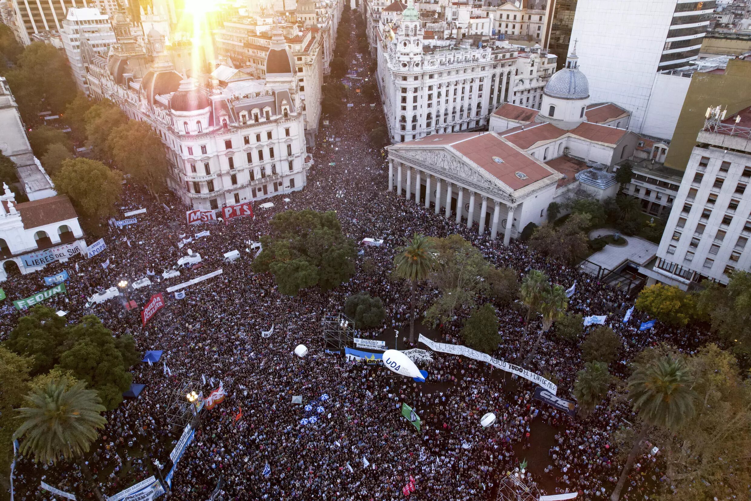 Vista aérea de la marcha nacional del 23A