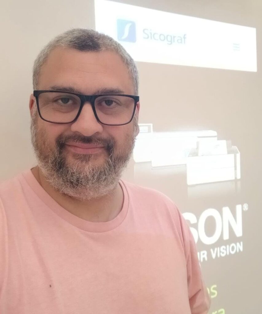 Del pizarrón al aula digital: cómo los proyectores interactivos reinventan la enseñanza