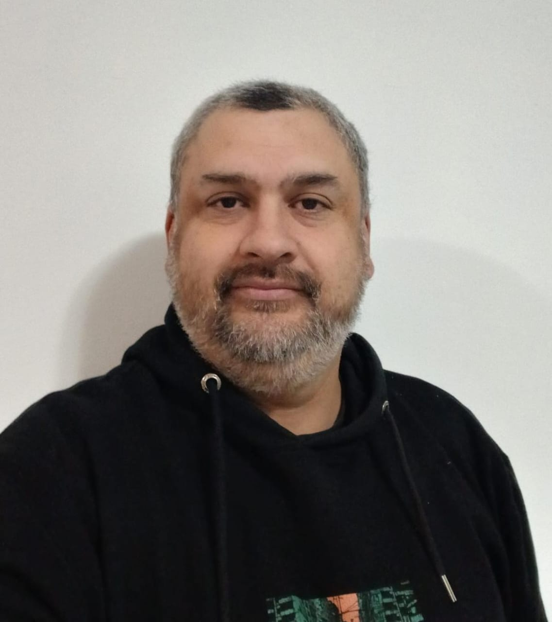 ¿Puede un proyector convertirse en una herramienta interactiva para el aula? Luciano Bandiera, representante de Sicograf, explica cómo los proyectores Epson permiten convertir distintas superficies en espacios de participación y colaboración, con aplicaciones que van desde el nivel inicial hasta la secundaria.